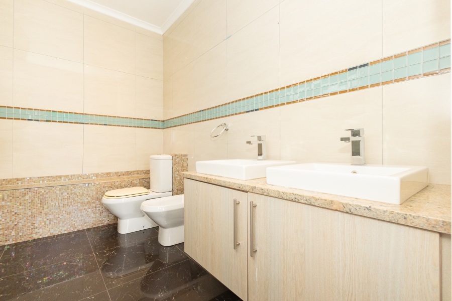 4 Bedroom Property for Sale in Parklands North Western Cape